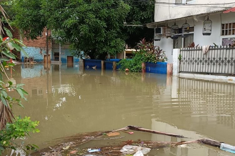 Kali Ciliwung Meluap, 25 RT di DKI Terendam Banjir pada Pagi Hari Ini