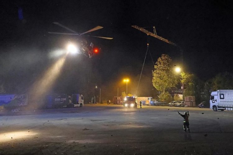 Bahkan sebuah helikopter diturunkan untuk evakuasi. Foto: BRK BGL/merkur