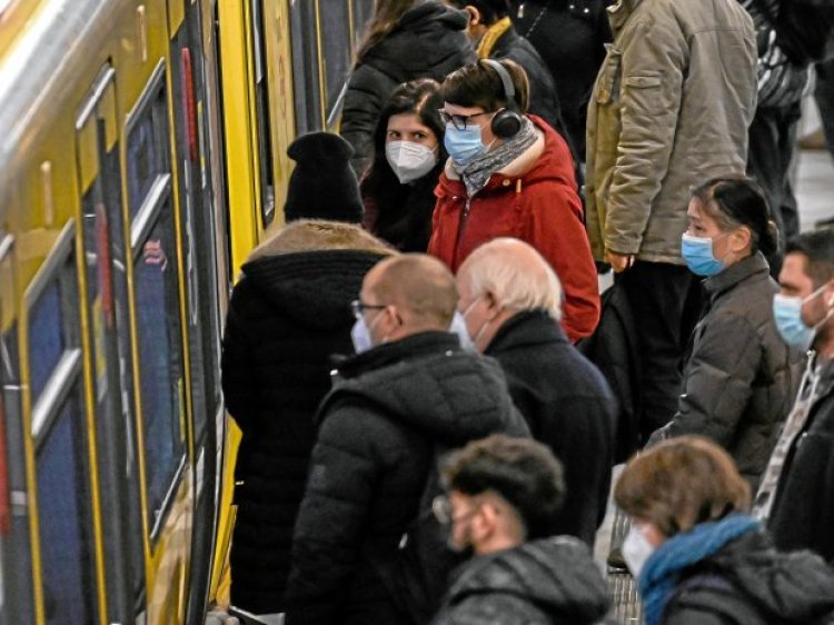 Saat ini, persyaratan masker hanya berlaku untuk trnasportasi umum dan layanan kesehatan. Foto: Reto Klar/FUNKE/morgenpost