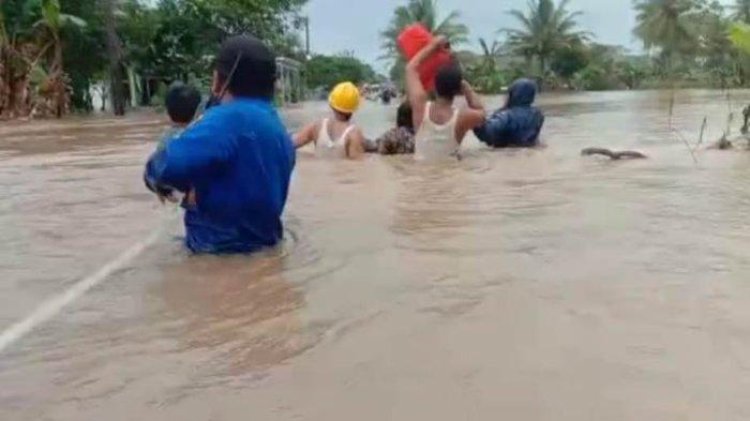 Lampung Selatan Diterjang Banjir, Puluhan Desa Terendam - 2 Anak Dilaporkan Tewas Terseret Arus