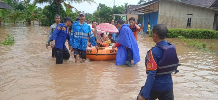Lampung Selatan Dikepung Banjir, Ratusan Orang Mengungsi dan Dua Orang Meninggal Dunia