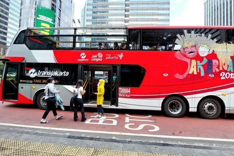 Menikmati Serunya Naik Bus Tingkat Sambil Keliling Jakarta, Gratis Pula