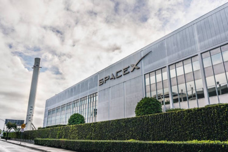 “Falcon Heavy” SpaceX Diluncurkan Untuk Pertama Kalinya dalam Tiga Tahun