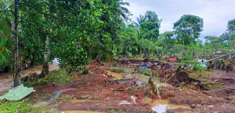 Dampak Banjir Bandang Banyuwangi Puluhan Makam dan Jenazah Hanyut