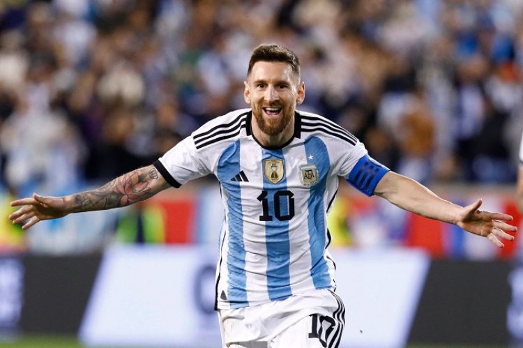 Lionel Messi sebenarnya ingin lebih fokus Piala Dunia ketimbang pertandingan liga Prancis. Foto: Getty Images