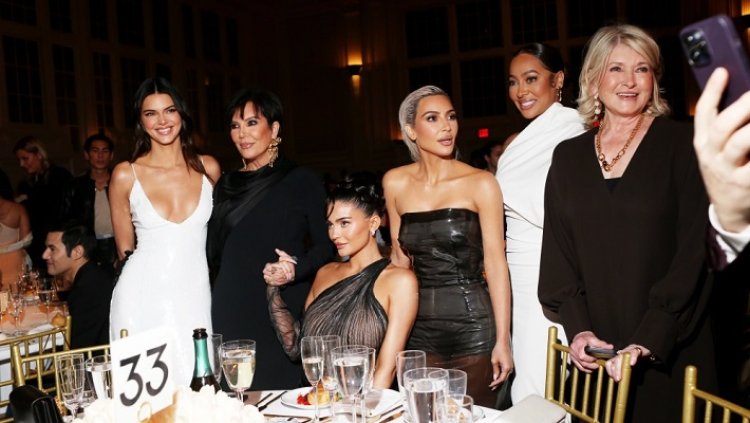 Keluarga Kardashian-Jenner dan Sederet Bintang Lainnya Bikin Heboh CFDA Fashion Awards
