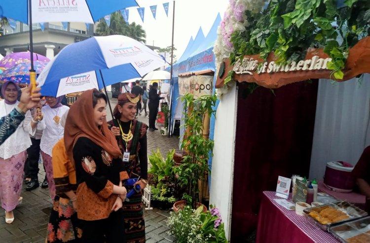 Arumi Bachsin Penasaran Batu Street Food Festival Kota Batu