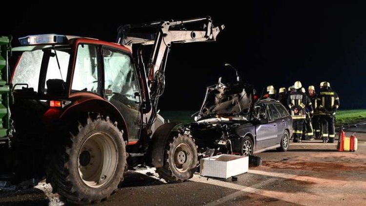 Masuk Jalur Lawan Arah, Traktor Bertabrakan dengan Volvo di Bavaria