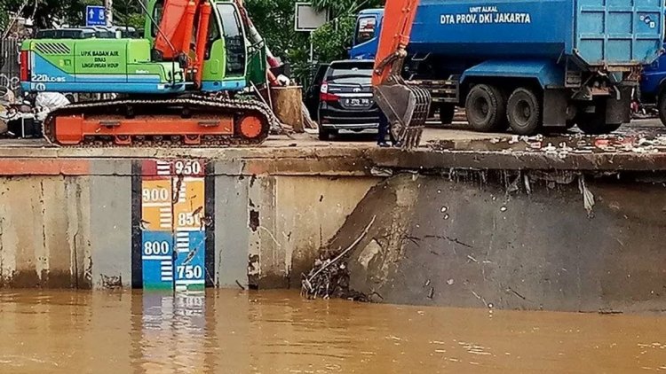 Pintu Air Pasar Ikan Siaga 2 BPBD Imbau Warga Waspada Banjir