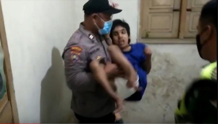 Kejam! Anak Penyandang Disabilitas Dibuang Orang Tuanya di Pinggir Jalan Mojokerto