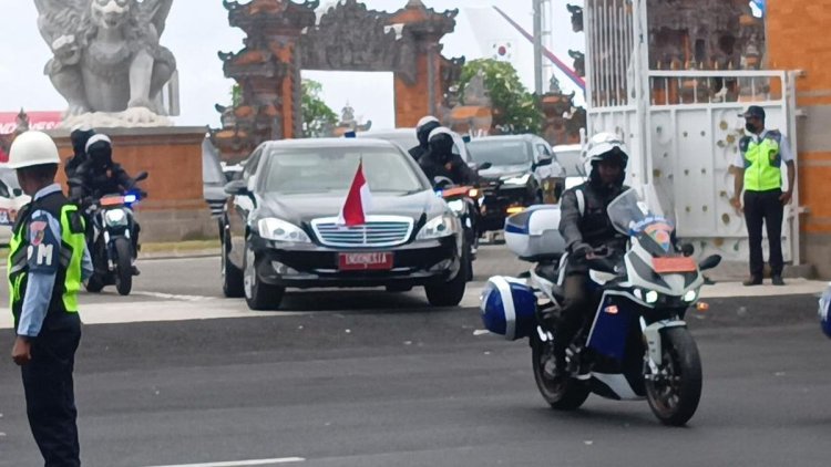 Paspampres Lakukan Evaluasi Usai Perempuan Terobos Iring-iringan Mobil Jokowi di Bali