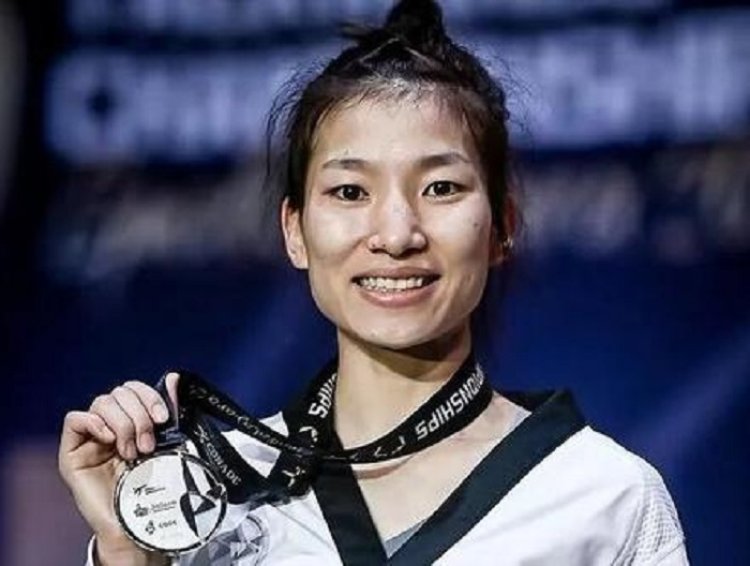 Guo Qing dari China Menangkan Medali Perak dalam Kejuaraan Dunia Taekwondo 2022 di Meksiko