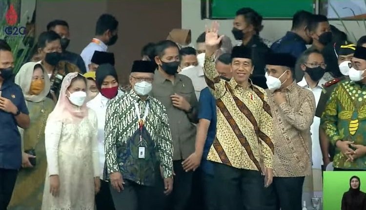 Presiden Jokowi Banggakan Kemudahan Umat Islam di Indonesia Dibanding Negara Lain