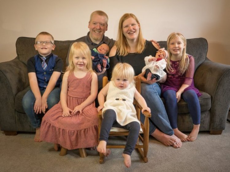 Philip dan Rachel serta enam anak mereka. (National Embryo Donation Center)