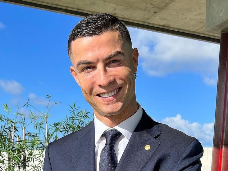 Ronaldo Posting Foto Pakai Jam Tangan Mewah, Dinilai Ledek MU?