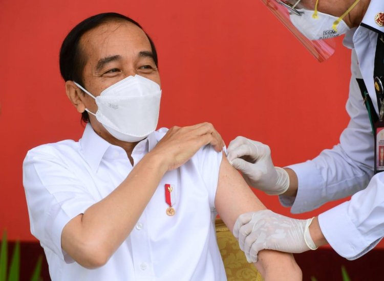 Presiden Jokowi Akan Terima Vaksin Dosis Keempat Hari Ini