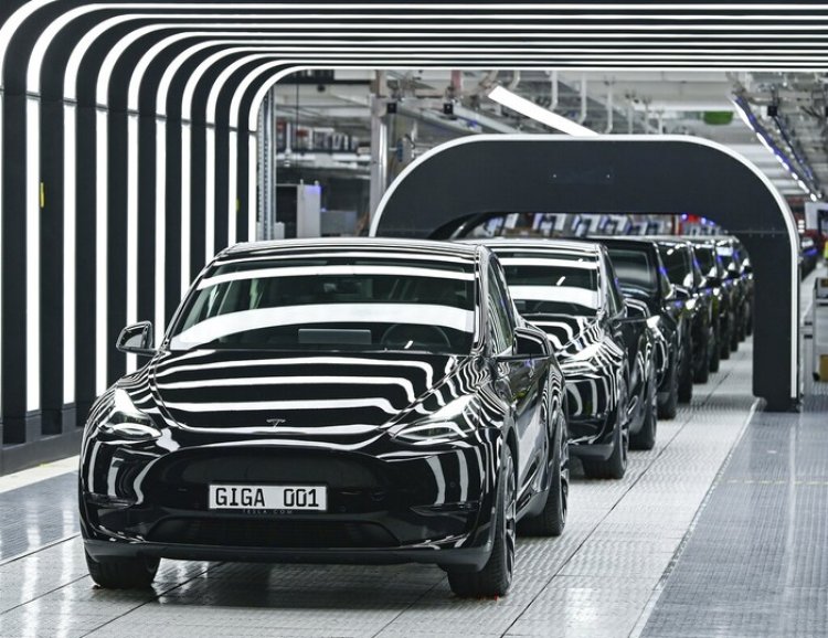 Ilustrasi mobil listrik produksi Gigafactory Brandenburg. (Getty Images)