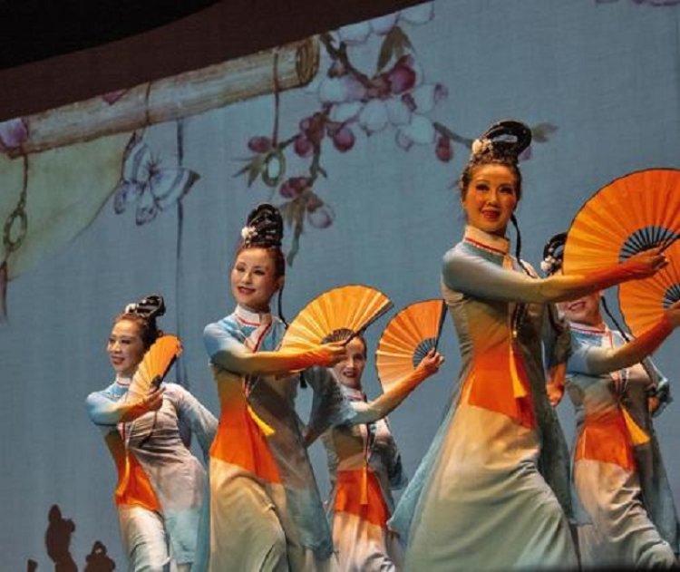 Chicago Oriental Art Troupe Diadakan Jin Qiu Hao Moon untuk Menyebarkan Budaya Cina