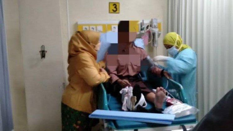 Miris, Siswi SMP di Surabaya Nekat Loncat dari Lantai 2 Sekolah, Beruntung Nyawa Masih Tertolong