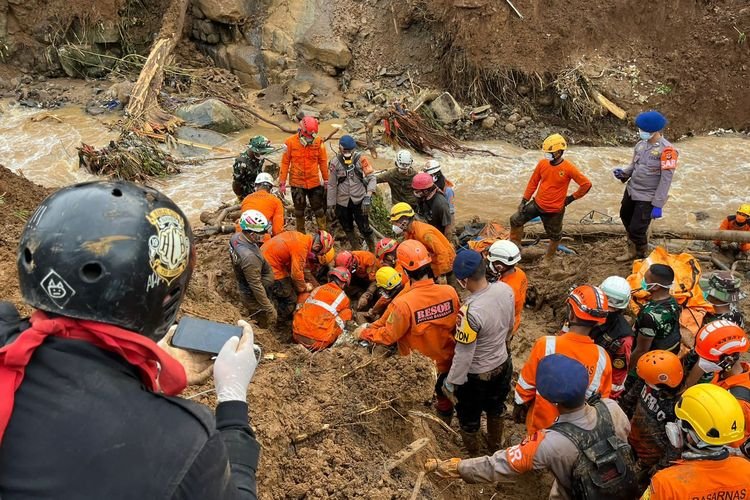 Dua Korban Tewas Akibat Gempa Cianjur Berhasil Dievakuasi