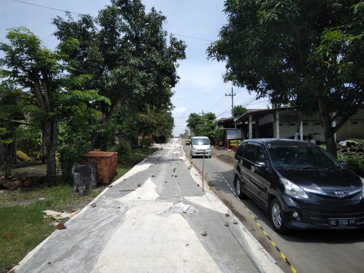 Ruas Jalan Raya Genengan - Lembeyan Magetan Mulai Diperbaiki