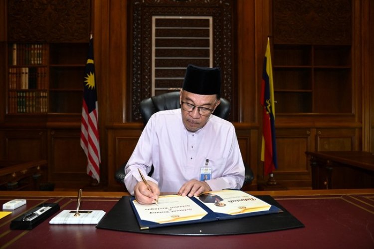 Lebih Pilih Pakai Camry, PM Malaysia Batalkan Pesanan Mobil Dinas Mercy S600