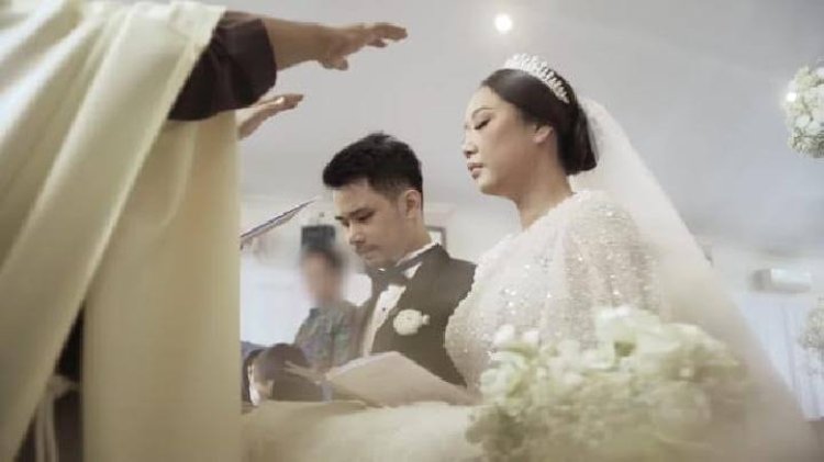 Jess No Limit dan Sisca Kohl Bagikan Emas Batangan Sebagai Souvenir Pernikahan