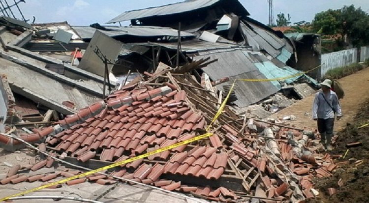 Rumah Warga di Desa Tegal Roboh Diterpa Angin Kencang