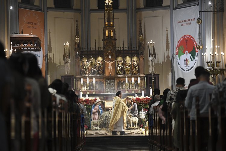 Misa Pagi di Gereja Katedral Jakarta Dijaga Ketat Oleh Aparat