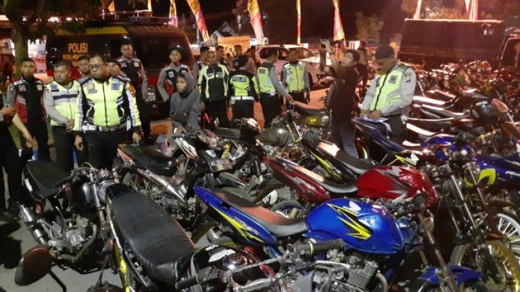 Belasan Motor di Makassar Diamankan Polisi Akibat Balap Liar Saat Tahun Baru