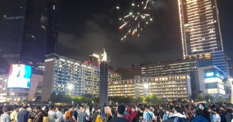 Titik Pusat Perayaan Tahun Baru 2023 di Jakarta Tak Menyisakan Banyak Sampah