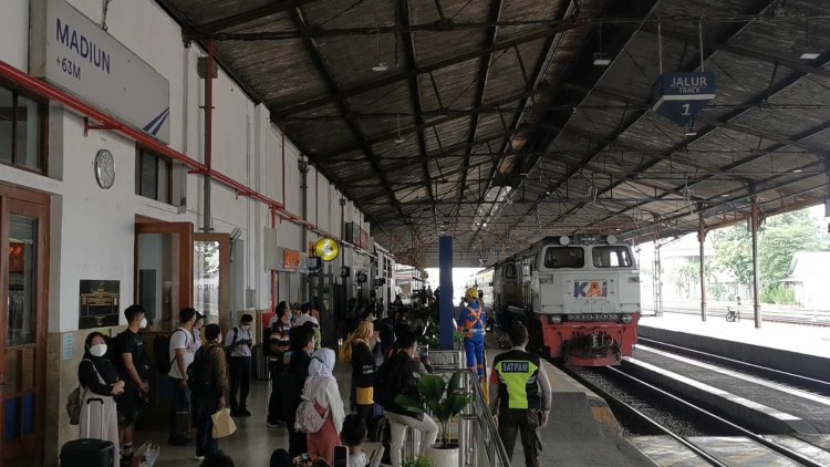 Dampak Banjir Semarang, 5 Perjalanan Kereta Api di Daop 7 Madiun Dialihkan Kejalur Selatan