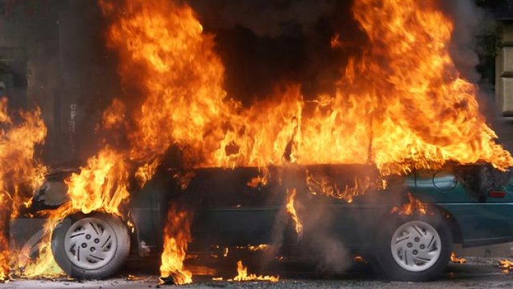 Sebuah Mobil di Pandeglang Terbakar, Diduga Akibat Korsleting Listrik