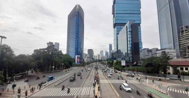 Jalanan di Jakarta Terlihat Lenggang di Hari Senin Pertama Tahun 2023