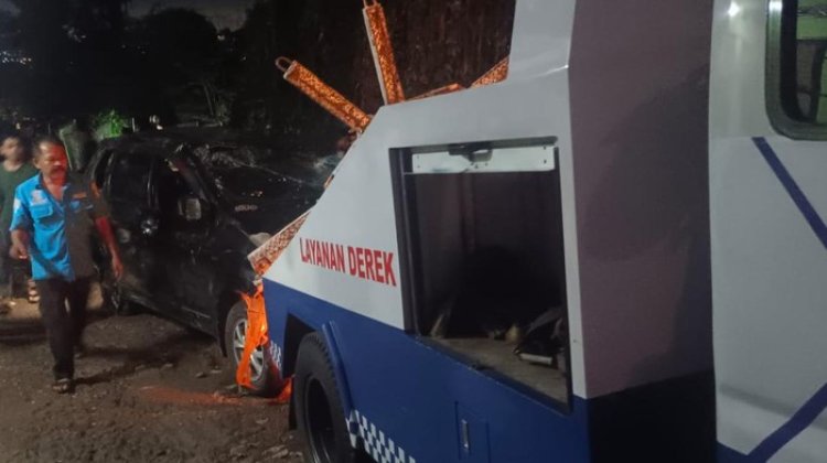 Mobil Avanza Terjun ke Jurang Kawasan Kampung Warung Loa, 2 Wisatawan Dikabarkan Terluka
