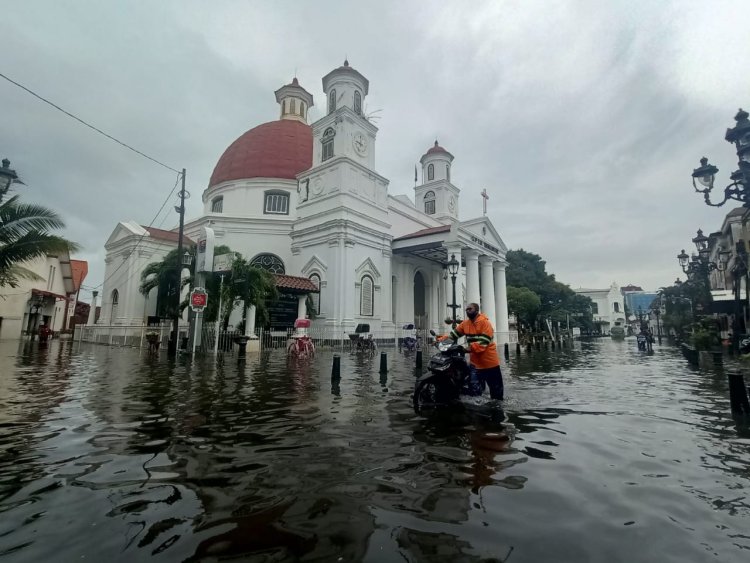 Menteri PUPR Turun Tangan Kerahkan Pompa untuk Atasi Banjir di Semarang