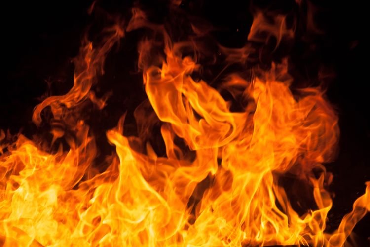Waduh! Dua Pejalan Kaki Dibakar Oleh OTK, Satu Tewas