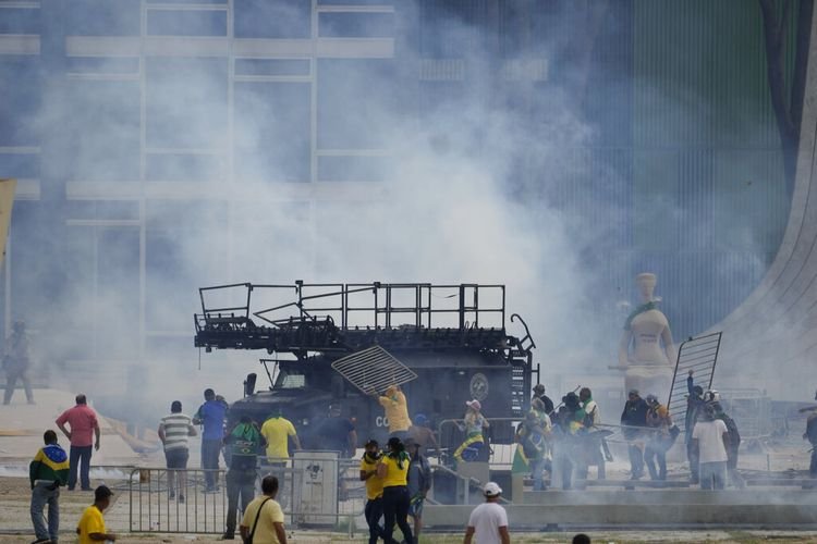Brasil Rusuh, Massa Serbu Istana Kepresidenan dan Gedung Kongres