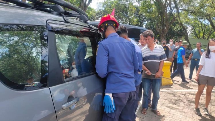 Damkar Bogor Selamatkan 2 Bocah Terjebak Dalam Mobil Menyala di Rest Area Sentul