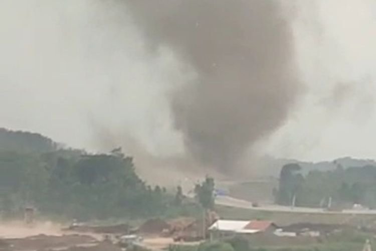 Kabupaten Sumedang Diterjang Angin Puting Beliung, 10 Rumah Dilaporkan Rusak