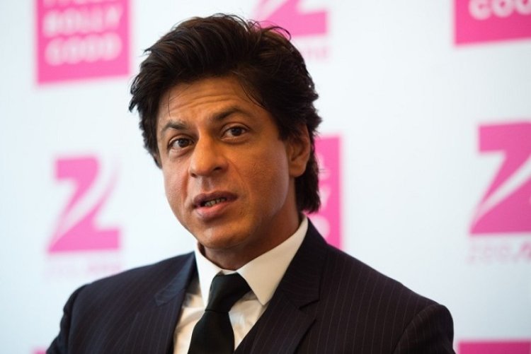 Sikap Shah Rukh Khan Tuai Pujian, Izinkan Fans Masuk Kamar Hotelnya Meski Jam 2 Dini Hari