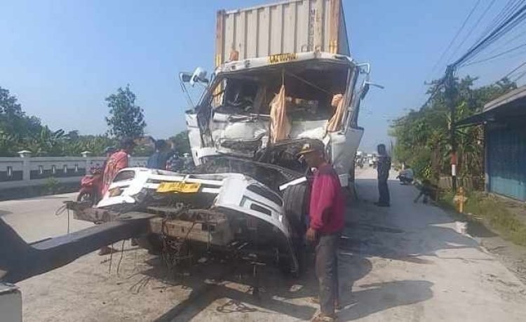 Jalur Tengkorak di Jombang Makan Korban, 4 Kendaraan Kecelakaan Beruntun