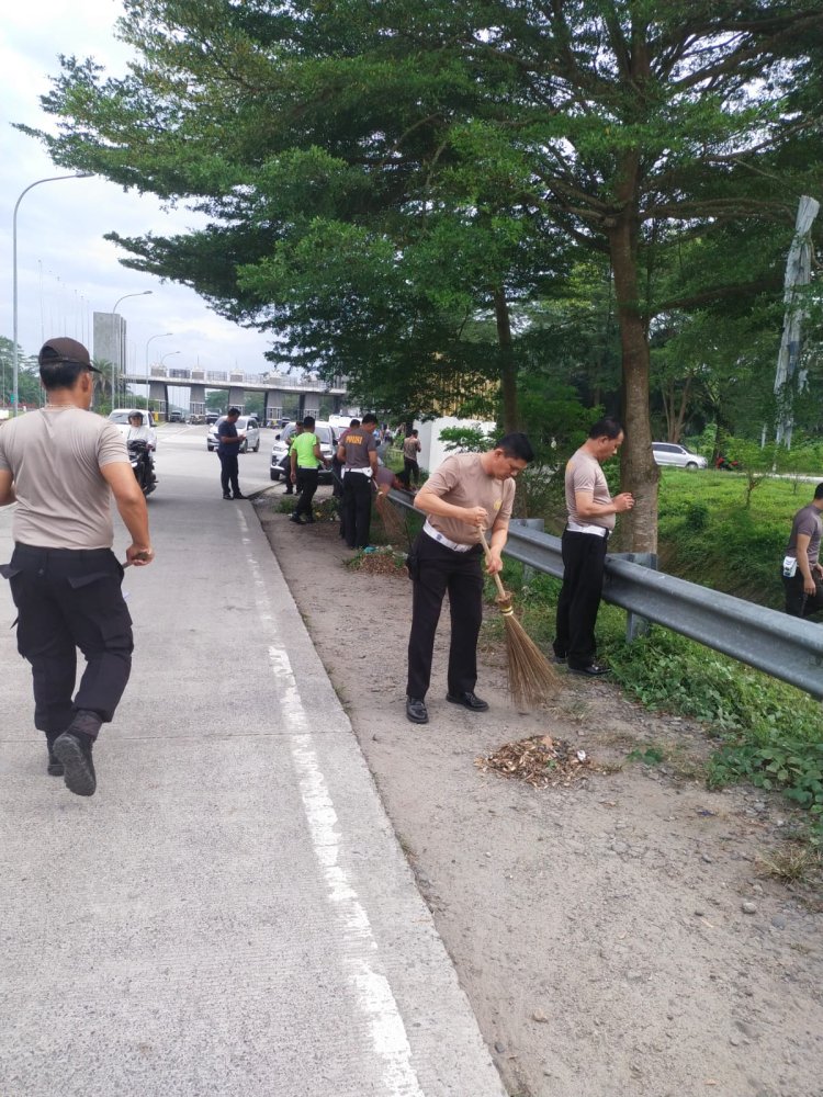 Dukung F1 H2O Danau Toba, Polresta Deli Serdang Kurve Kebersihan Bersama Instansi Terkait di Area Bandara Kualanamu