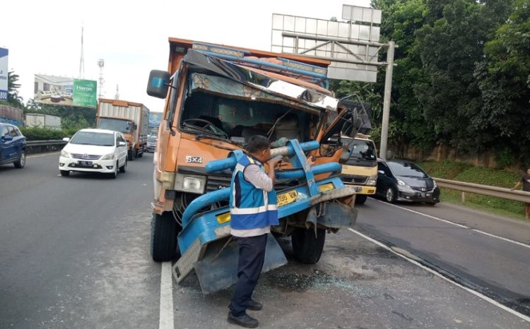Terjadi Kecelakaan Beruntun di Km 12 Tol Jakarta-Tangerang