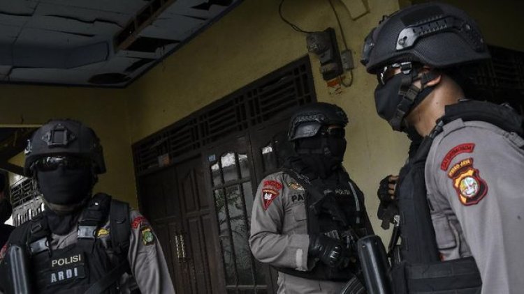 Densus 88 Temukan 2 Bom Rakitan saat Geledah Rumah Terduga Teroris di Sleman