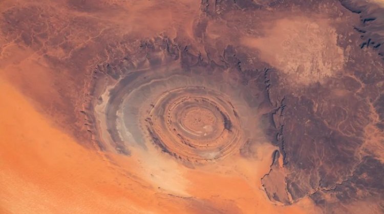 Melihat Misteri ‘Mata Sahara’ dari Luar Angkasa
