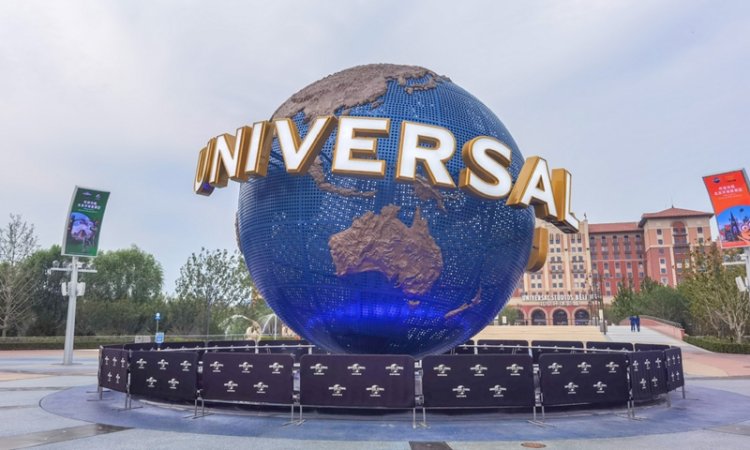 Sudah Jadi Kebiasaan, Universal Studio Beijing Ramai Dikunjungi Wisatawan Saat Perayaan Tahun Baru Imlek