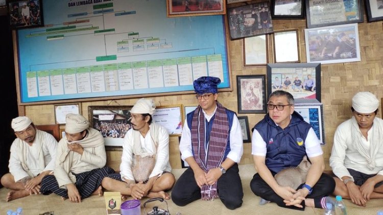 Terima Curhat Kolom Agama di KTP, Anies Kunjungi Desa Baduy Luar