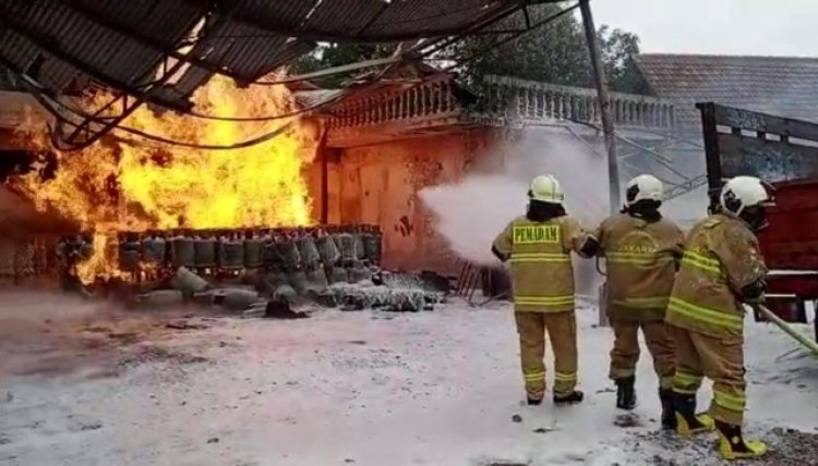 Agen Gas Elpiji di Duren Sawit Kebakaran, Diduga Dipicu Kebocoran Gas