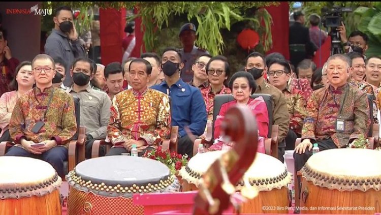 Berbaju Khas Tionghoa, Jokowi-Megawati Hadiri Perayaan Imlek Nasional 2023